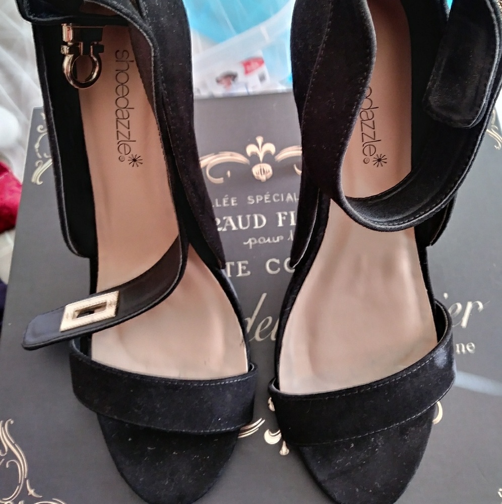 ShoeDazzle Odina Black Faux-Suede Heelz